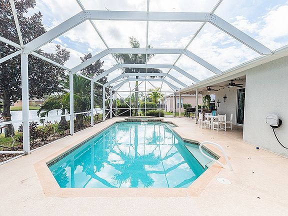 3rd image of 4221 Caparosa Cir