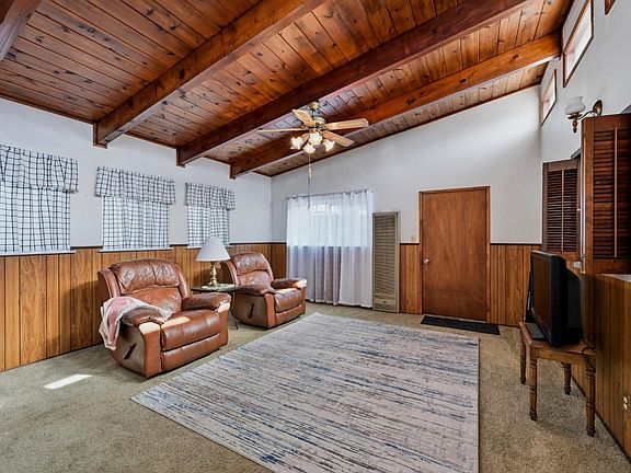 3rd image of 733 Leo Drive