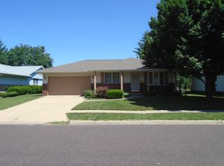 2125 Marigold Dr, Pekin, IL 61554