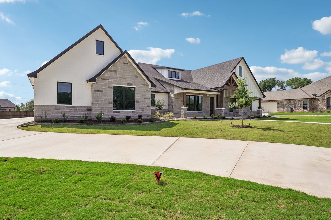 Ambrose Dr-S2804-001.jpg