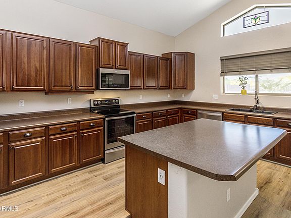 5th image of 1629 E Angelica Dr