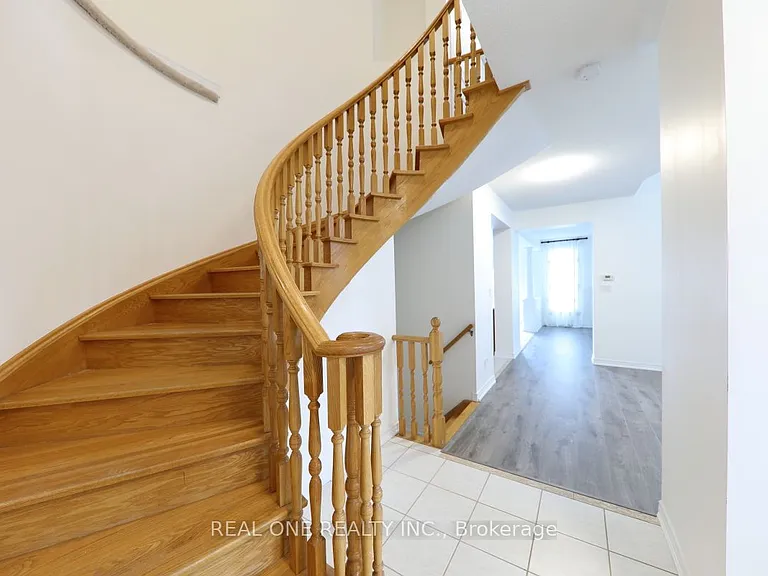 29 Duckfield Cres — Photo 6