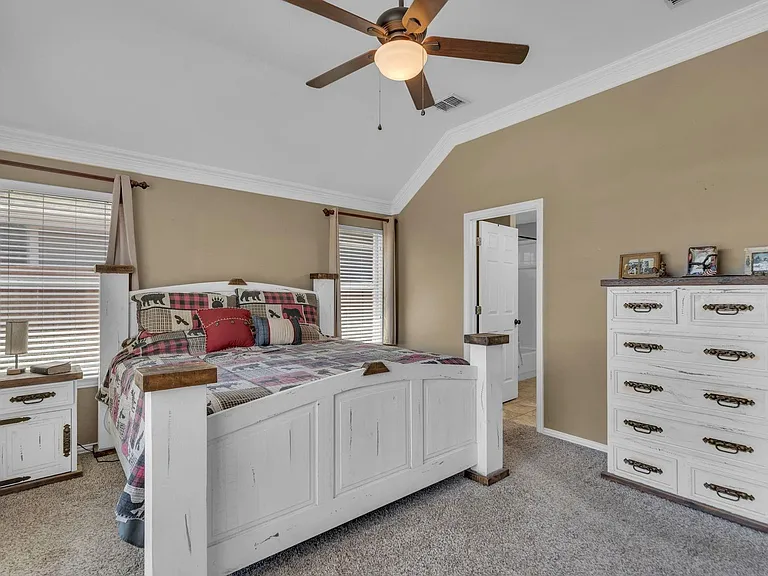 3917 Miramar Dr — Photo 17