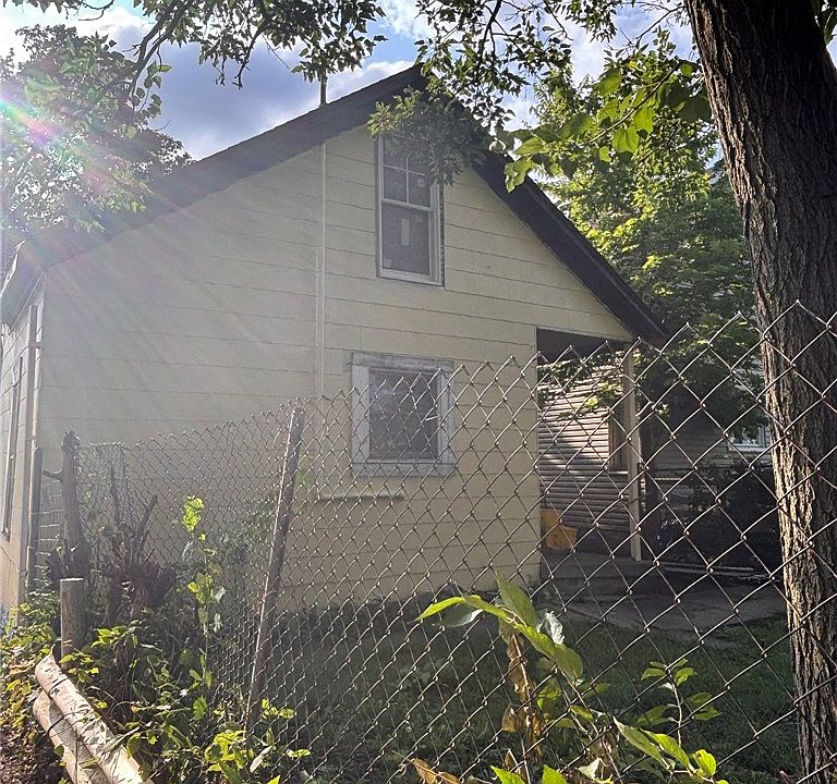 2nd image of 117 Nassau St