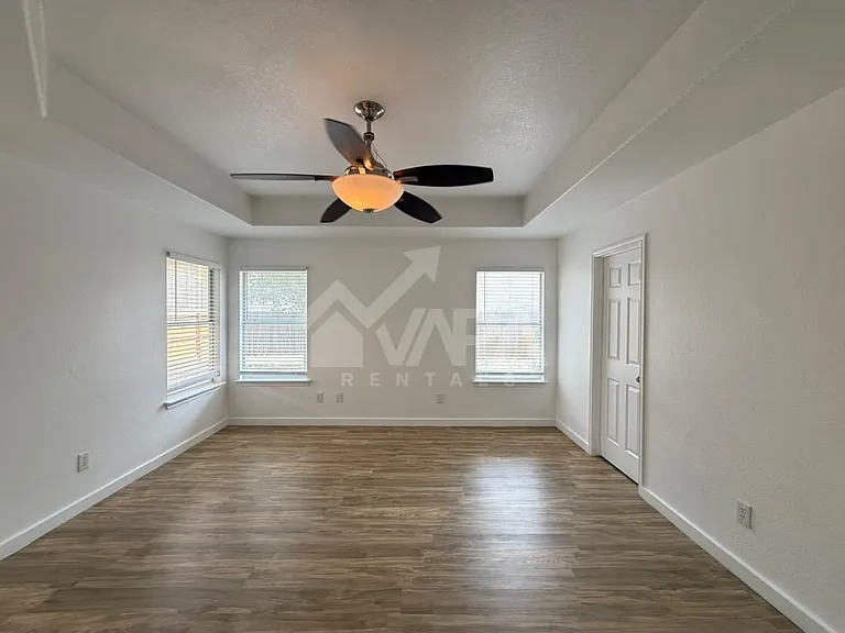 9218 Everton — Photo 12
