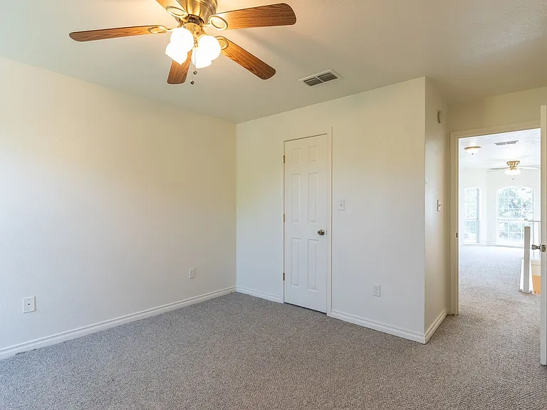 3310 Silver Oaks Dr — Photo 37