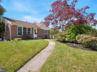 1 Valleyview Cir, East Norriton, PA 19401