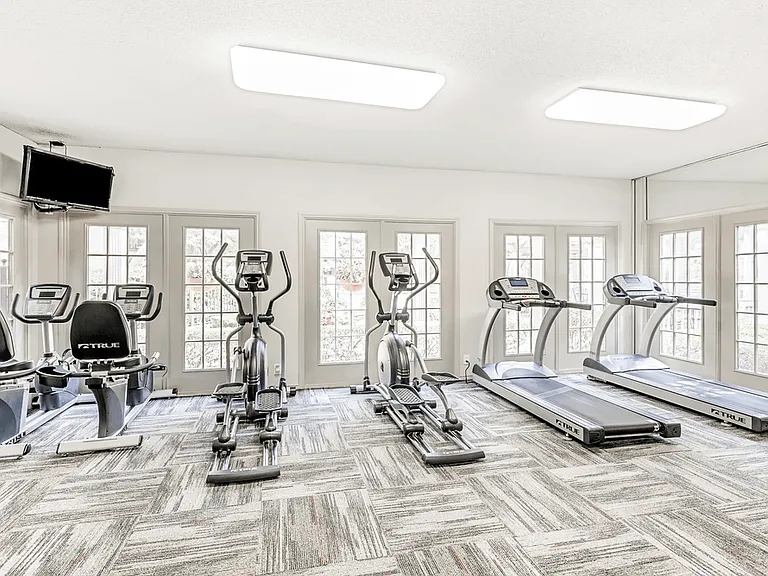 Summers Crossing Apartments — Photo 30