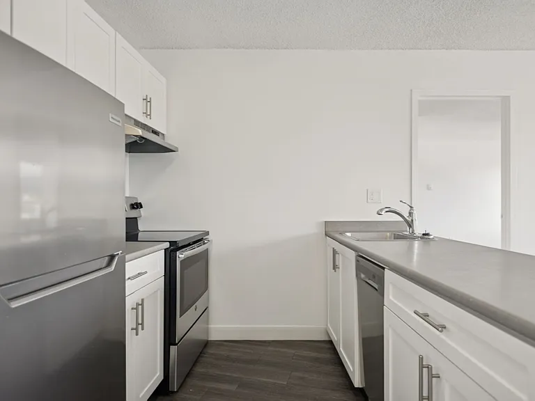 1959 Marine Dr — Photo 6