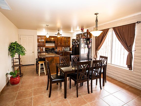 3rd image of 2538 W Calle Puebla