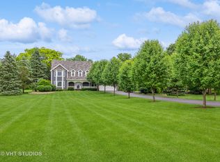 7N165 Homeward Glen Dr, St Charles, IL 60175