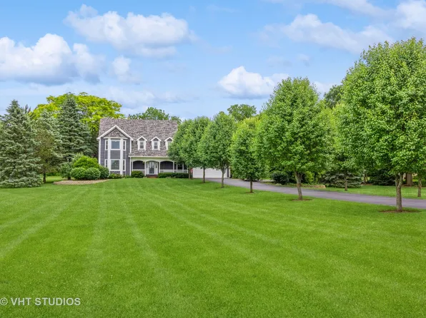 7N165 Homeward Glen Dr, St Charles, IL 60175