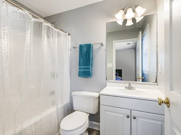 Ensuite Bathroom in Bedroom 1