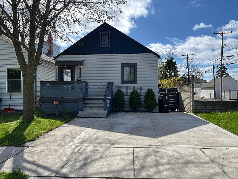 116 S Laurel St