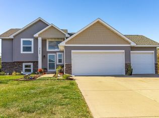 31866 McGuire Trl, Lindstrom, MN 55045