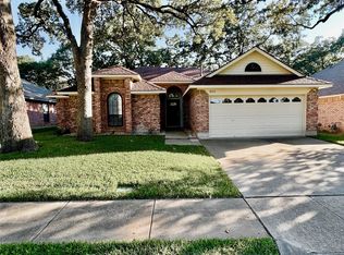 1021 Hunter Ridge Dr, Arlington, TX 76013