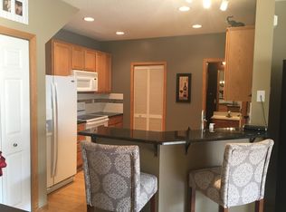 1931 Bluestem Ln, Shoreview, MN 55126