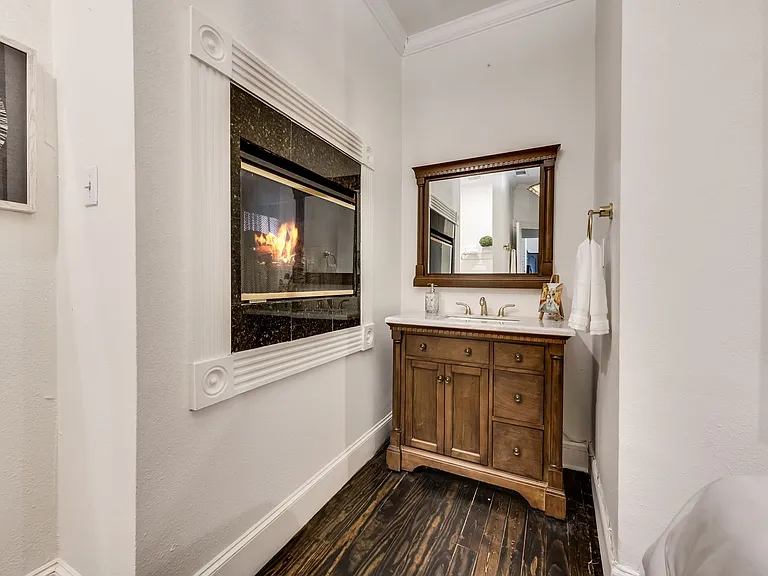 Grand Manor — Photo 18