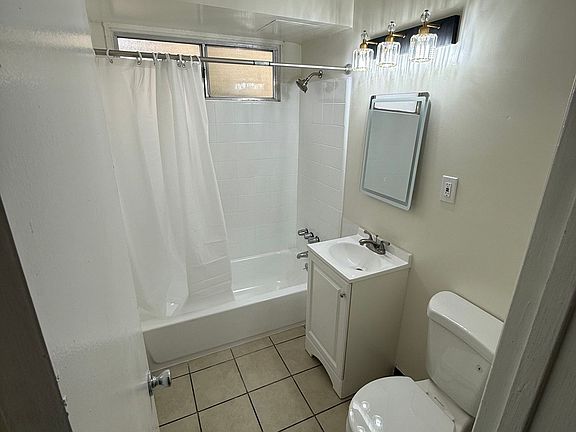 5th image of 1475 Venice Blvd APT 4