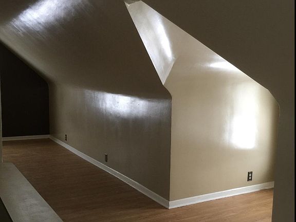 4th image of 5275 W 52nd St