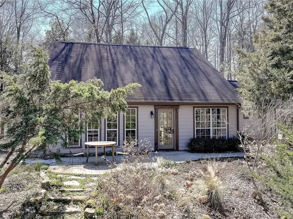 325 N Cedarbrook Dr, Auburn, AL 36830