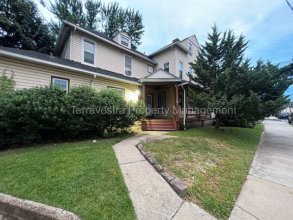 2nd image of 524 Somerset St APT 1