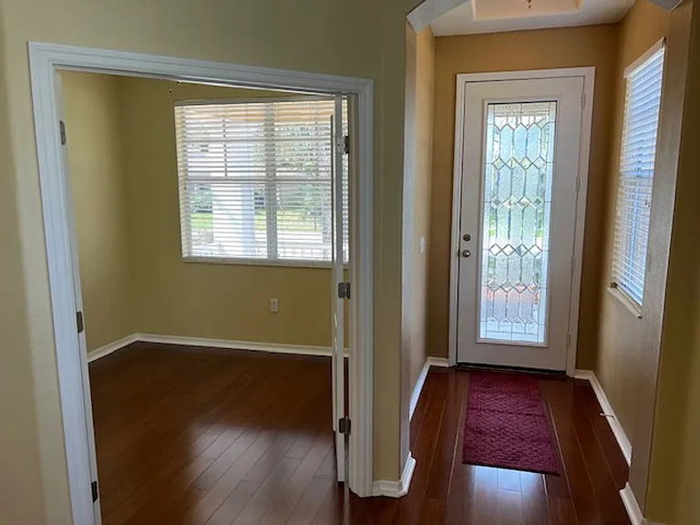 1046 Napolean Way — Photo 5