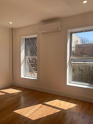 5th image of 3143 41st St APT 1