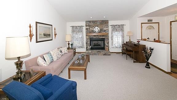 2nd image of 2300 Golf Club Ct