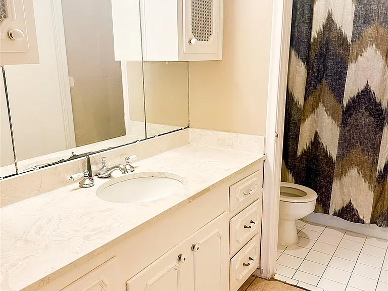 7600 Burgoyne Rd #240 — Photo 7
