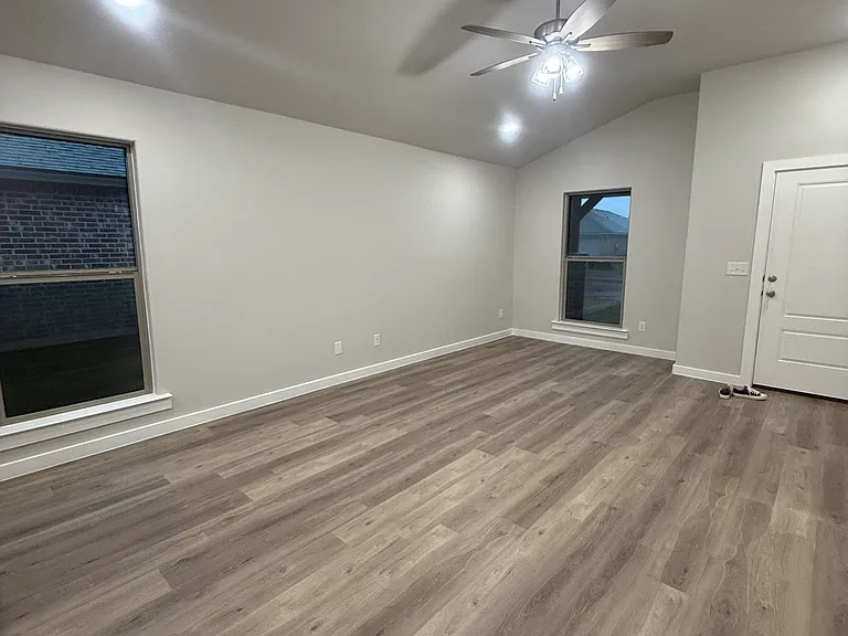 3011 Swenson St — Photo 5