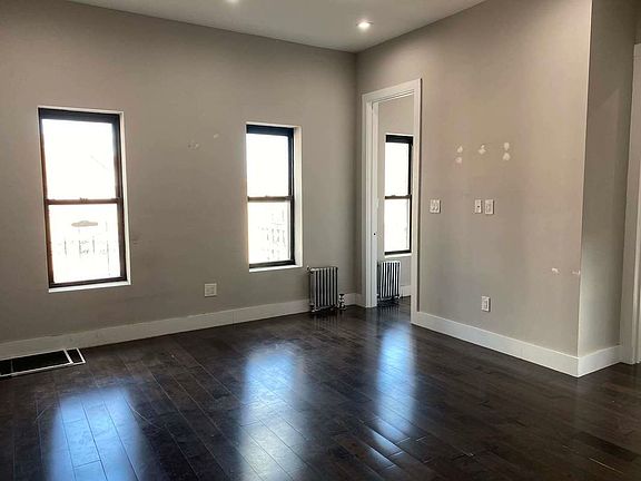 3rd image of 124 E 103rd St APT 26