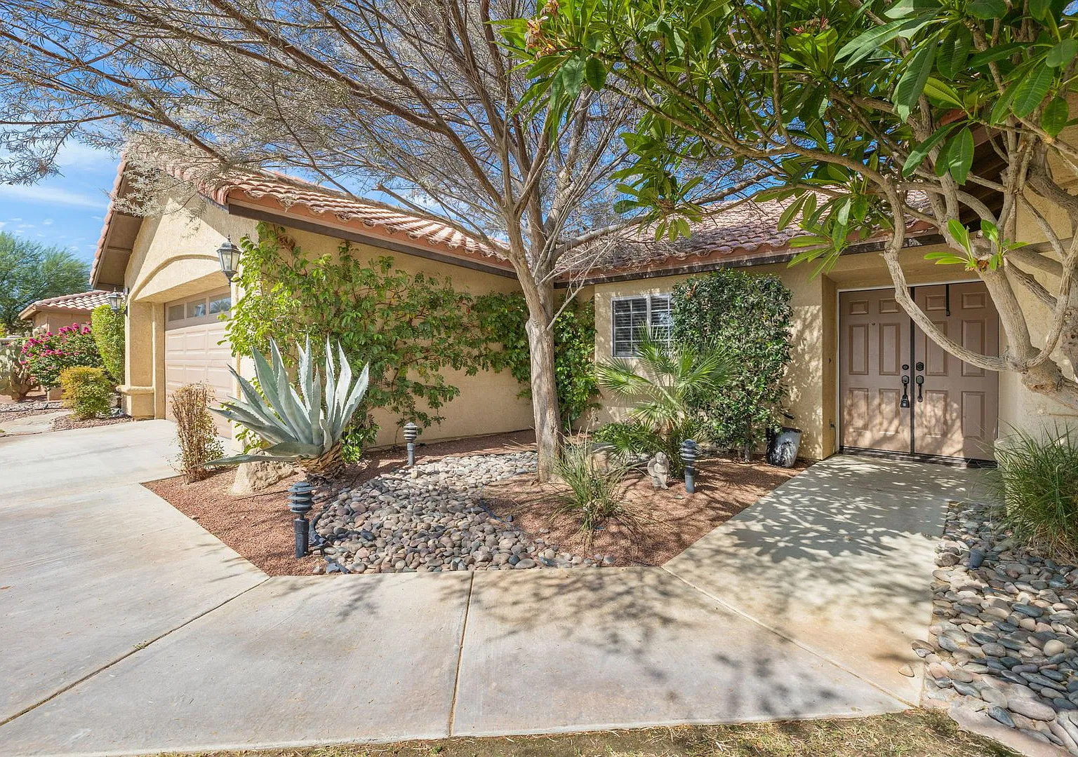Pool Home in Bella Vista — Photo 2