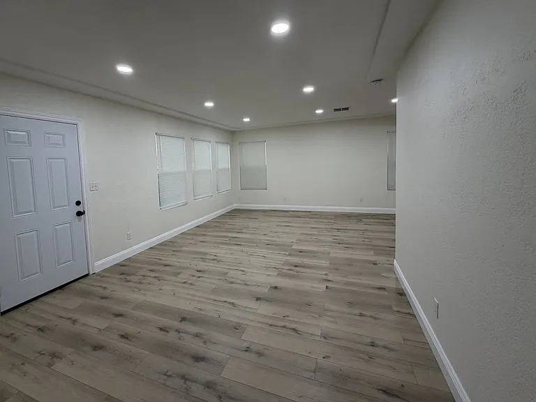 1207 El Tejon Ave #1 — Photo 2