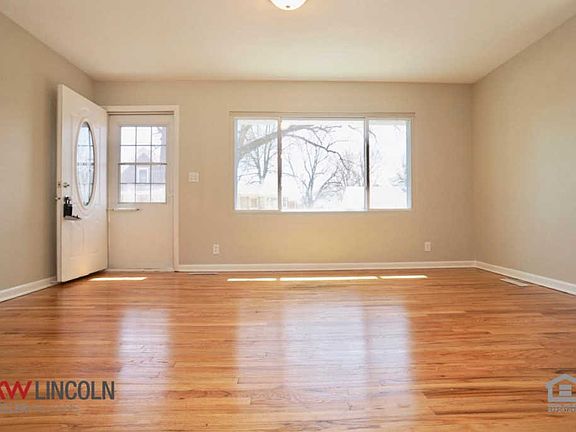 4th image of 4624 Greenwood St