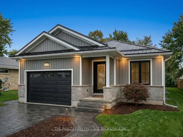 32 Broadway Ave, Chatham Kent, ON N0P 2C0