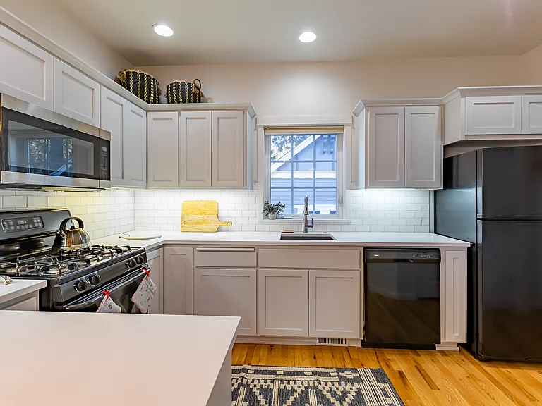 1378 NW Mount Washington Dr — Photo 11