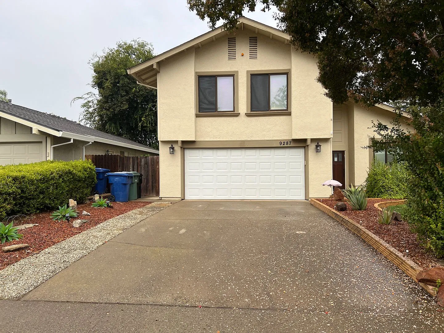 Available SOON! Split level home, 4+3, attached garage and long drive way, nicely landscaped — Photo 1