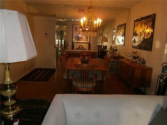 5th image of 4350 Hillcrest Dr APT 217