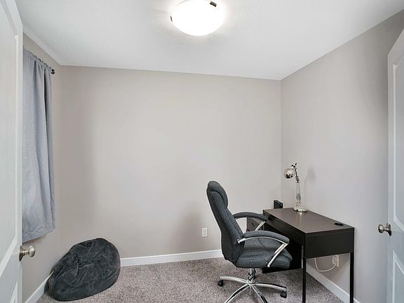 3rd image of 11 College Ave #11