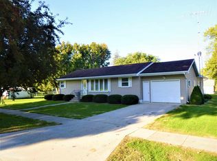 416 5th St W, Cresco, IA 52136