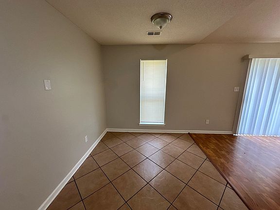 5th image of 3580 Corsica Dr