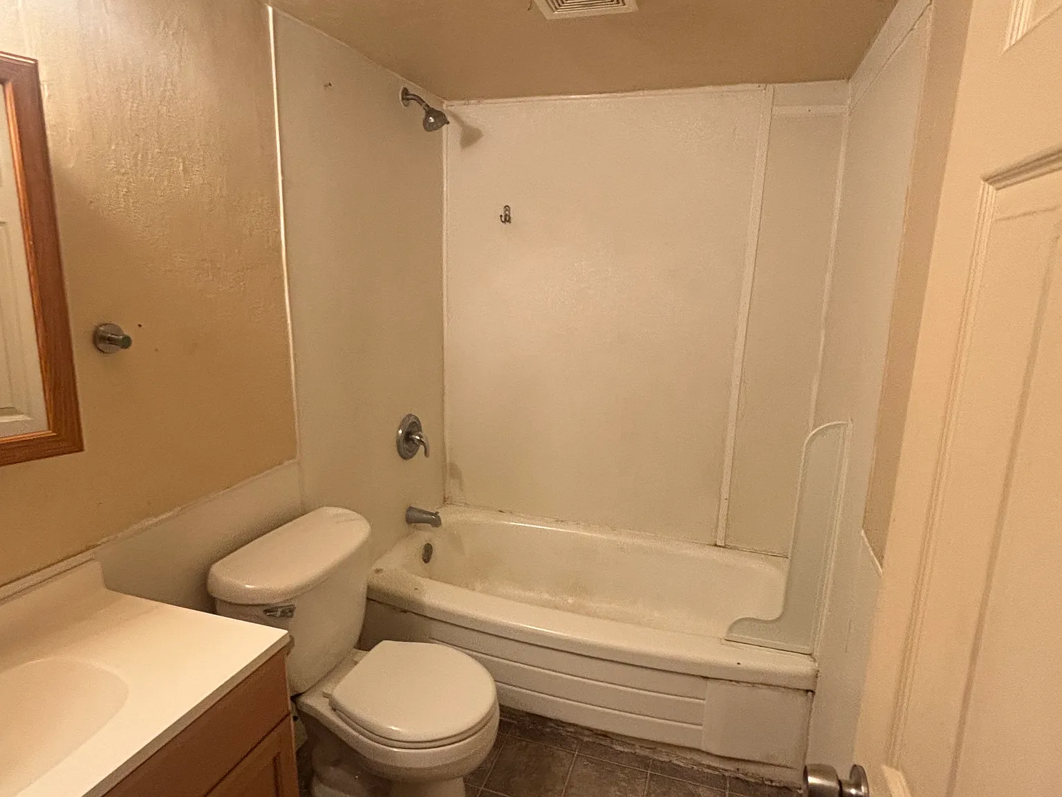 2 bed, 1000 sqft, $900 — Photo 2