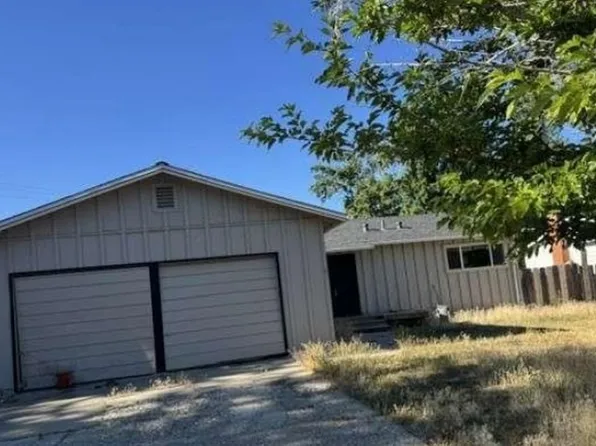 518 Woodside Way, Susanville, CA 96130