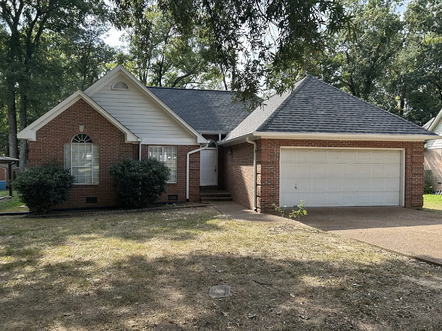 3 bed, 2.0 bath, 1497 sqft, $2,000 — Photo 1