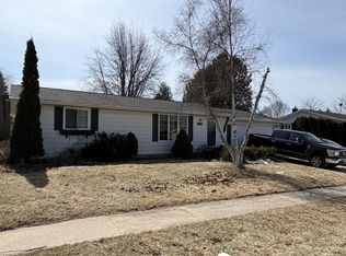 1221 Summit STREET, Manitowoc, WI 54220