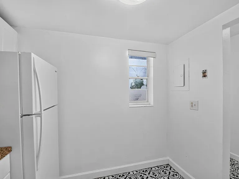 1505 Crescent Cir #B24 — Photo 12