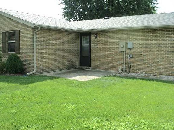 3rd image of 100 Pinewood Ct