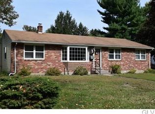 458 Youngwood Dr, East Stroudsburg, PA 18301