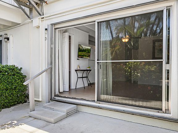 3rd image of 4001 S Ocean Boulevard #106